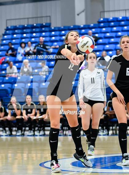 Thumbnail 3 in Bentonville vs. Fayetteville (AAA 7A 3rd Round Playoff) photogallery.