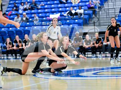 Thumbnail 2 in Bentonville vs. Fayetteville (AAA 7A 3rd Round Playoff) photogallery.