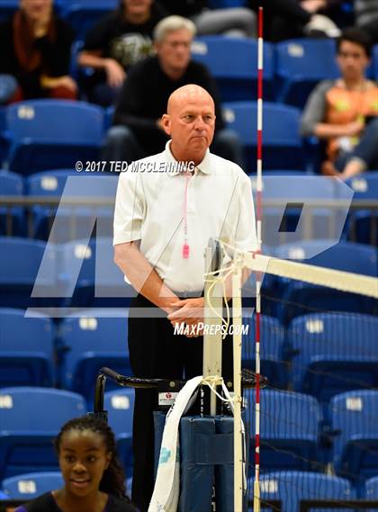 Thumbnail 3 in Bentonville vs. Fayetteville (AAA 7A 3rd Round Playoff) photogallery.