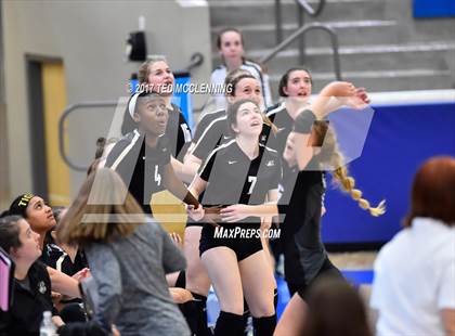 Thumbnail 3 in Bentonville vs. Fayetteville (AAA 7A 3rd Round Playoff) photogallery.