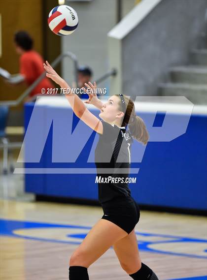 Thumbnail 2 in Bentonville vs. Fayetteville (AAA 7A 3rd Round Playoff) photogallery.