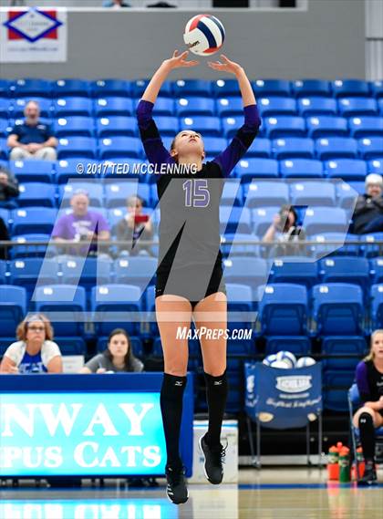Thumbnail 2 in Bentonville vs. Fayetteville (AAA 7A 3rd Round Playoff) photogallery.