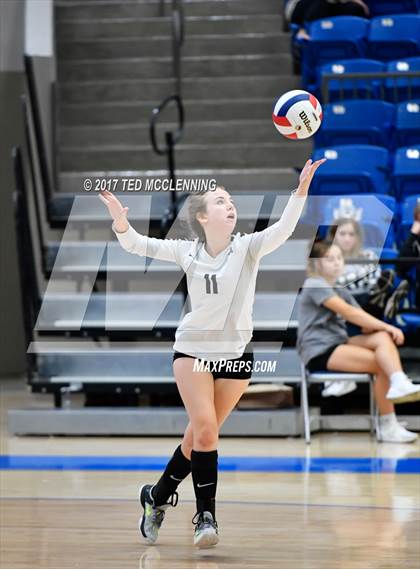 Thumbnail 3 in Bentonville vs. Fayetteville (AAA 7A 3rd Round Playoff) photogallery.
