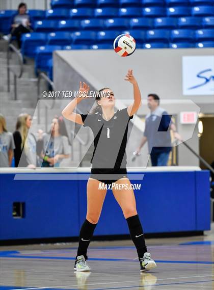 Thumbnail 3 in Bentonville vs. Fayetteville (AAA 7A 3rd Round Playoff) photogallery.