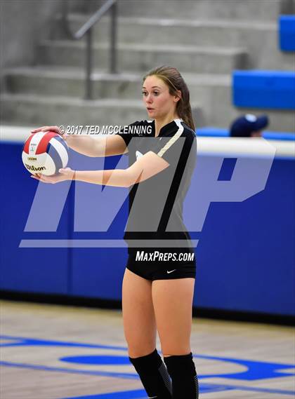 Thumbnail 1 in Bentonville vs. Fayetteville (AAA 7A 3rd Round Playoff) photogallery.