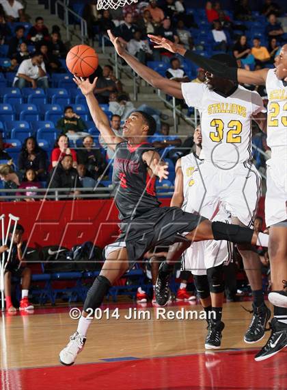 Thumbnail 2 in Triple A Academy vs. Bishop Dunne (Thanksgiving Hoppfest) photogallery.