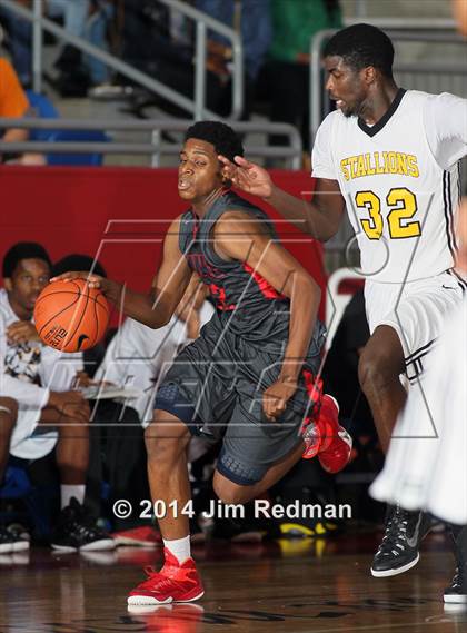 Thumbnail 1 in Triple A Academy vs. Bishop Dunne (Thanksgiving Hoppfest) photogallery.