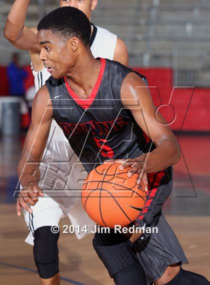 Thumbnail 1 in Triple A Academy vs. Bishop Dunne (Thanksgiving Hoppfest) photogallery.