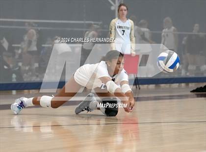 Thumbnail 3 in Klein Cain vs. Willis (Legends Invitational) photogallery.