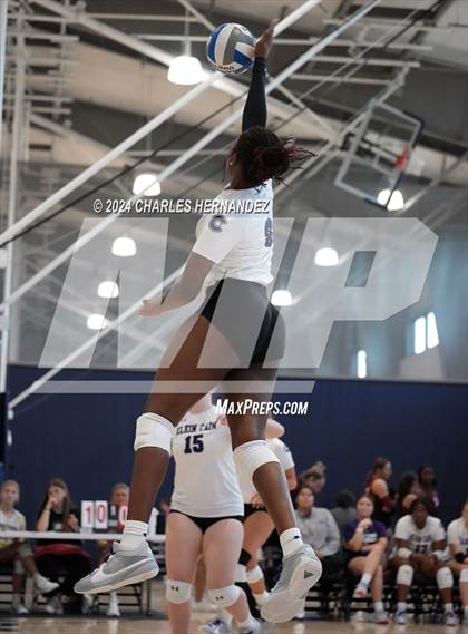 Thumbnail 3 in Klein Cain vs. Willis (Legends Invitational) photogallery.