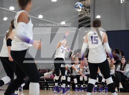 Thumbnail 2 in Klein Cain vs. Willis (Legends Invitational) photogallery.