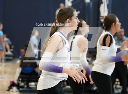 Thumbnail 3 in Klein Cain vs. Willis (Legends Invitational) photogallery.