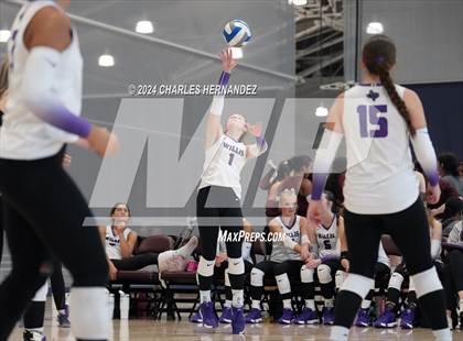 Thumbnail 3 in Klein Cain vs. Willis (Legends Invitational) photogallery.