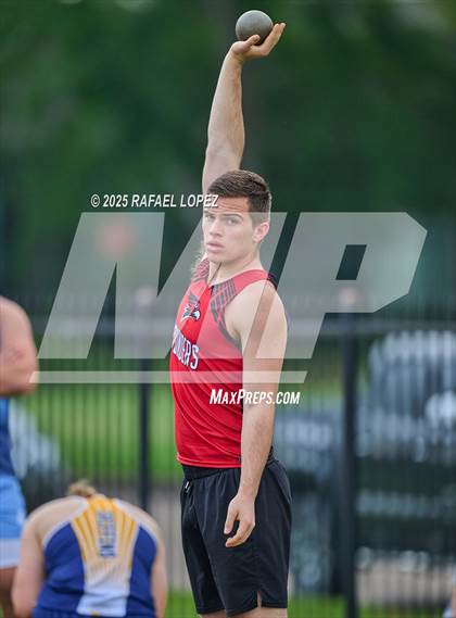 Thumbnail 1 in Northland Christian Relays (Shot Put) photogallery.