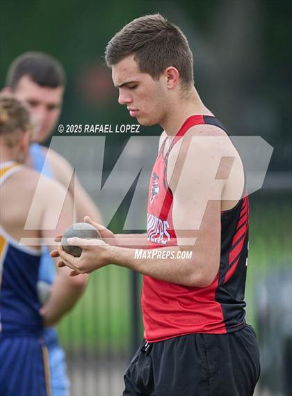 Thumbnail 2 in Northland Christian Relays (Shot Put) photogallery.
