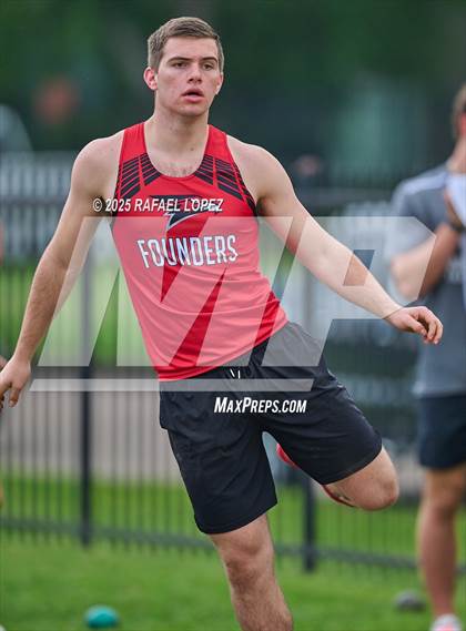 Thumbnail 1 in Northland Christian Relays (Shot Put) photogallery.