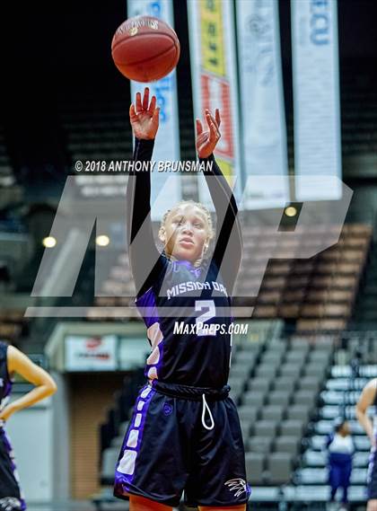 Thumbnail 3 in Bakersfield vs. Mission Oak (CIF CS D2 Final) photogallery.