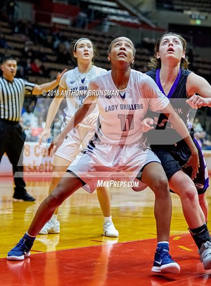 Thumbnail 2 in Bakersfield vs. Mission Oak (CIF CS D2 Final) photogallery.