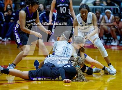 Thumbnail 2 in Bakersfield vs. Mission Oak (CIF CS D2 Final) photogallery.