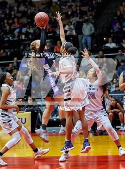 Thumbnail 2 in Bakersfield vs. Mission Oak (CIF CS D2 Final) photogallery.