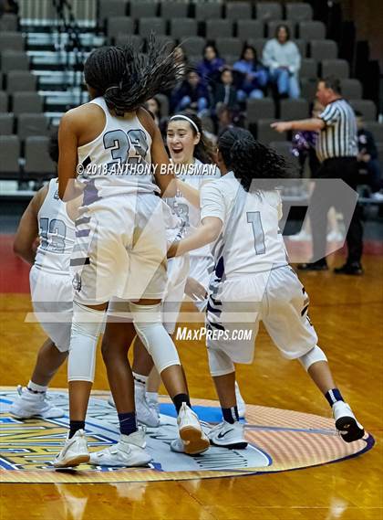 Thumbnail 2 in Bakersfield vs. Mission Oak (CIF CS D2 Final) photogallery.