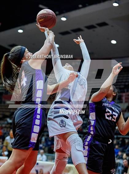 Thumbnail 3 in Bakersfield vs. Mission Oak (CIF CS D2 Final) photogallery.