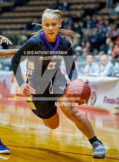 Thumbnail 2 in Bakersfield vs. Mission Oak (CIF CS D2 Final) photogallery.