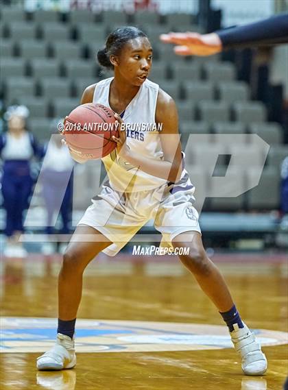 Thumbnail 2 in Bakersfield vs. Mission Oak (CIF CS D2 Final) photogallery.