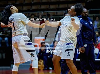 Thumbnail 2 in Bakersfield vs. Mission Oak (CIF CS D2 Final) photogallery.