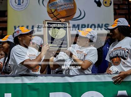 Thumbnail 1 in Bakersfield vs. Mission Oak (CIF CS D2 Final) photogallery.