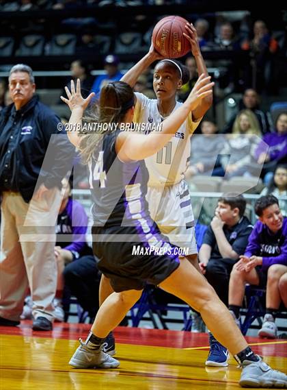Thumbnail 1 in Bakersfield vs. Mission Oak (CIF CS D2 Final) photogallery.