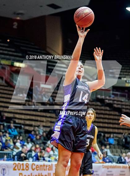 Thumbnail 3 in Bakersfield vs. Mission Oak (CIF CS D2 Final) photogallery.