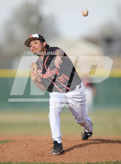 Thumbnail 2 in Greeley Central @ Windsor photogallery.