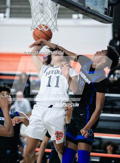 Thumbnail 3 in Beverly Hills vs Windward (Beverly Hills Tournament) photogallery.