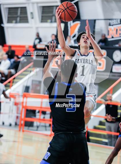Thumbnail 1 in Beverly Hills vs Windward (Beverly Hills Tournament) photogallery.
