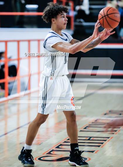 Thumbnail 3 in Beverly Hills vs Windward (Beverly Hills Tournament) photogallery.