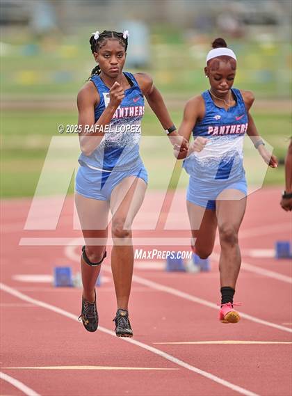 Thumbnail 3 in UIL 6A Track & Field District Prelims (300M Hurdles) photogallery.