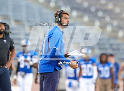 Thumbnail 3 in Argyle vs. Nolan Catholic photogallery.