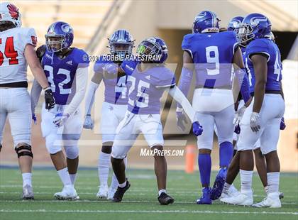 Thumbnail 3 in Argyle vs. Nolan Catholic photogallery.
