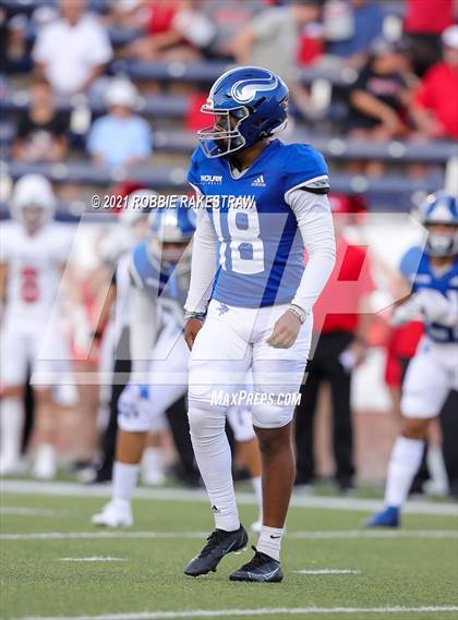 Thumbnail 2 in Argyle vs. Nolan Catholic photogallery.