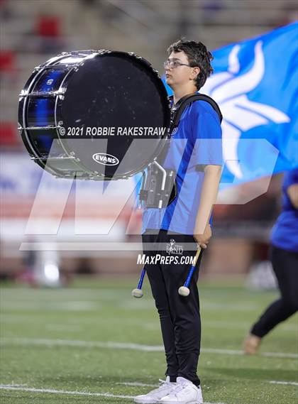 Thumbnail 3 in Argyle vs. Nolan Catholic photogallery.