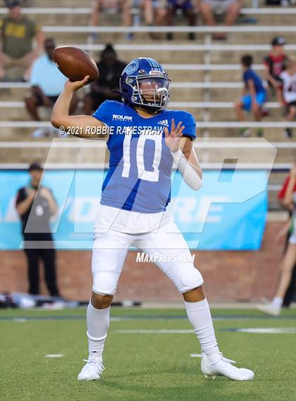 Thumbnail 2 in Argyle vs. Nolan Catholic photogallery.