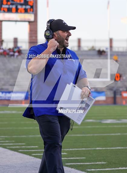 Thumbnail 2 in Argyle vs. Nolan Catholic photogallery.