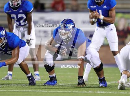 Thumbnail 3 in Argyle vs. Nolan Catholic photogallery.