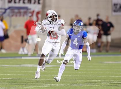 Thumbnail 2 in Argyle vs. Nolan Catholic photogallery.