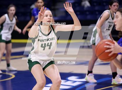 Thumbnail 1 in Methuen vs Pentucket Regional (Commonwealth Christmas Classic) photogallery.
