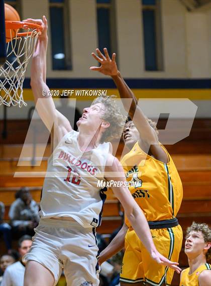 Thumbnail 2 in Terry Sanford vs. Pine Forest photogallery.