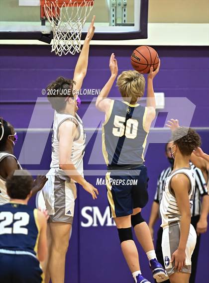 Thumbnail 2 in Saint Mary's Hall vs Regents photogallery.