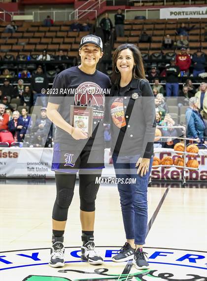 Thumbnail 2 in Liberty vs. Tehachapi (CIF CS D2 Girls Championship) photogallery.
