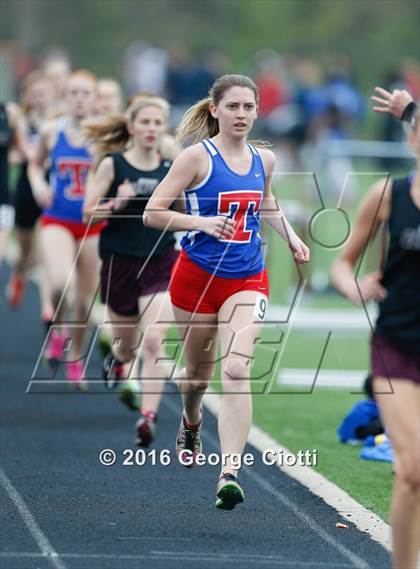 Thumbnail 1 in Kenosha County Outdoor Track & Field Meet photogallery.